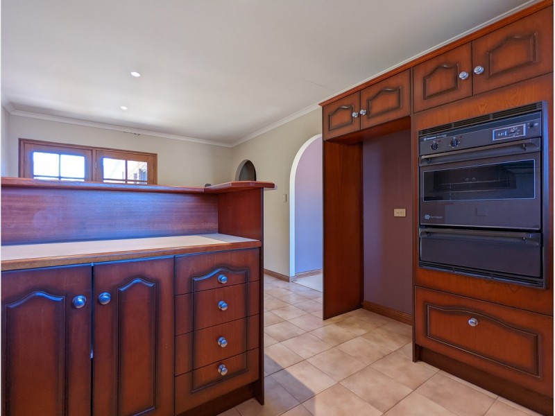 1 Rawlings Avenue, Flinders Park SA 5025