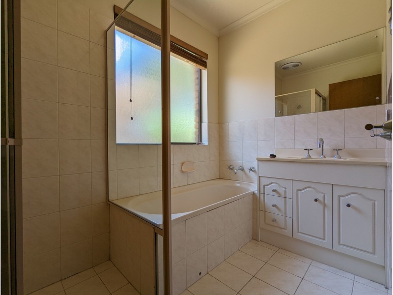 1 Rawlings Avenue, Flinders Park SA 5025