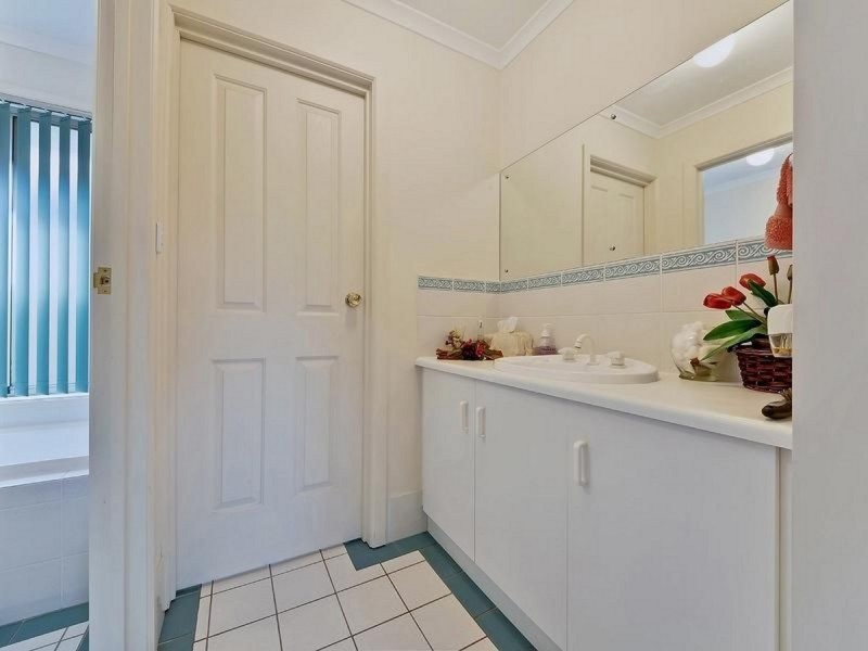 8 Pine Avenue, Glenelg North SA 5045