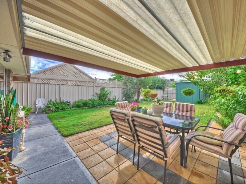 8 Pine Avenue, Glenelg North SA 5045