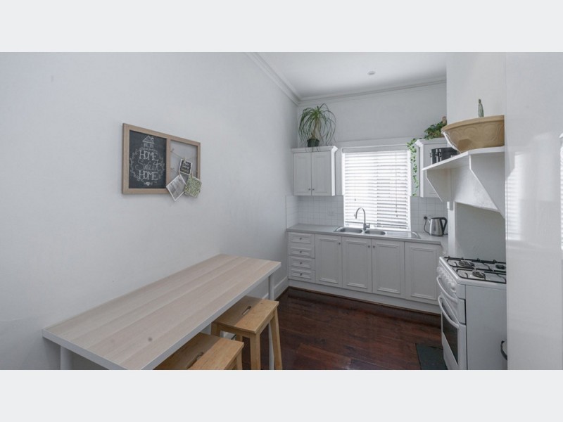 22 Farnham Road, Keswick SA 5035