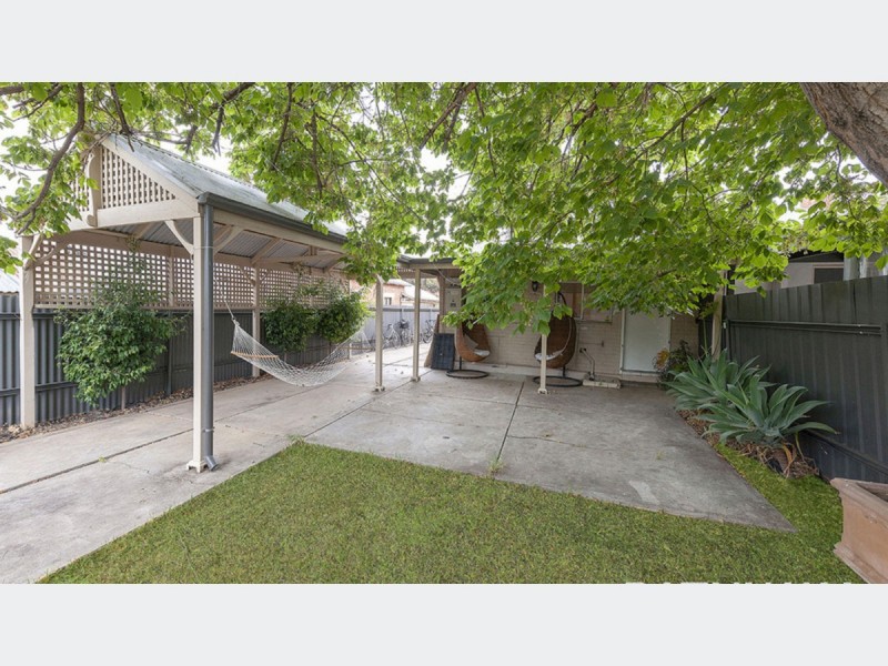 22 Farnham Road, Keswick SA 5035
