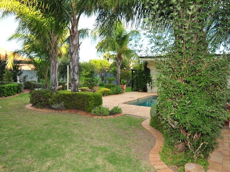 8 Charlotte Terrace, Grange SA 5022