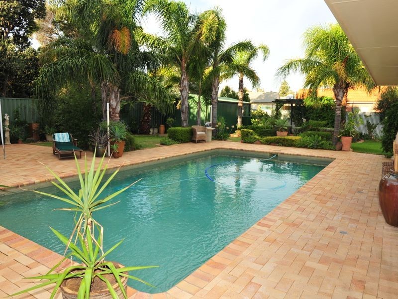 8 Charlotte Terrace, Grange SA 5022