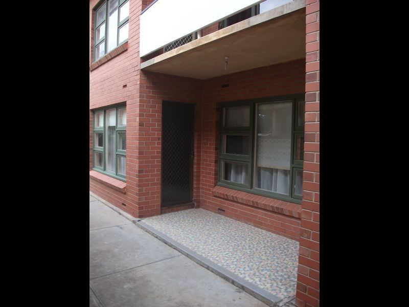 2/102 Seaview Road, West Beach SA 5024