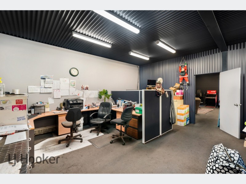 4 EW Pitts Avenue, Cavan SA 5094