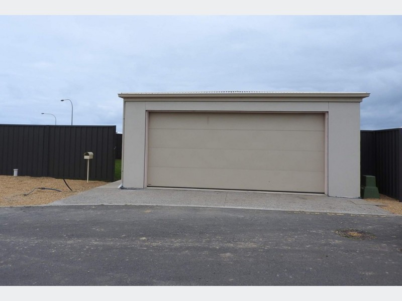 87 Princess Royal Parade, Hindmarsh Island SA 5214