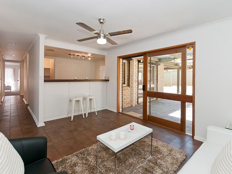 8 Hutt Place, Modbury Heights SA 5092