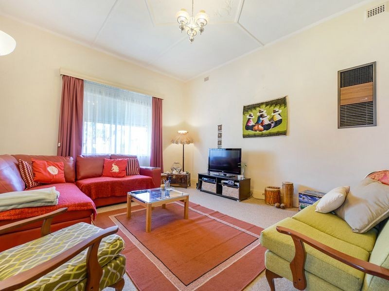 4 Hobbs Street, Findon SA 5023