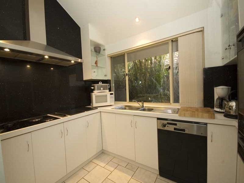 7 Endeavour Court, North Haven SA 5018