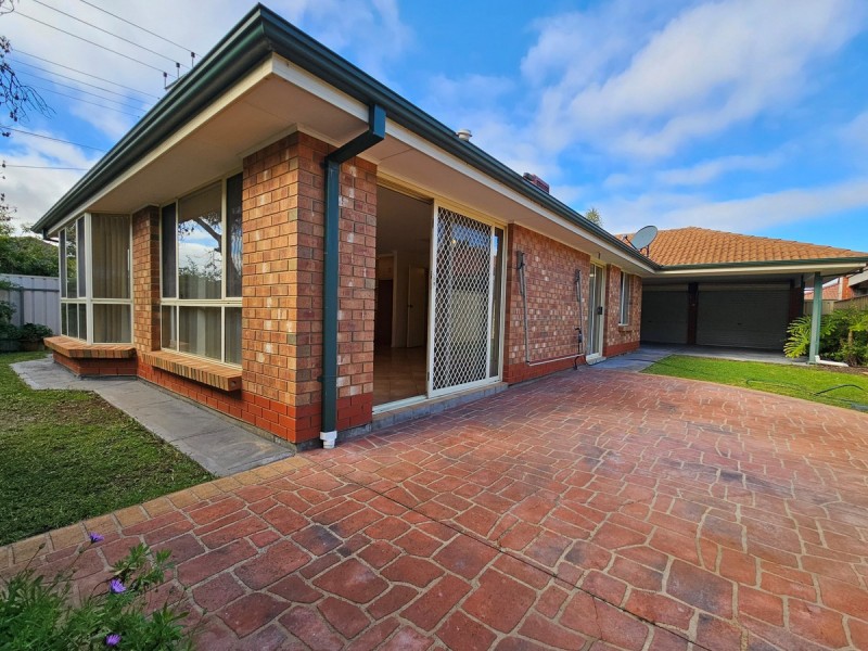 2A Kingborn Avenue, Seaton SA 5023