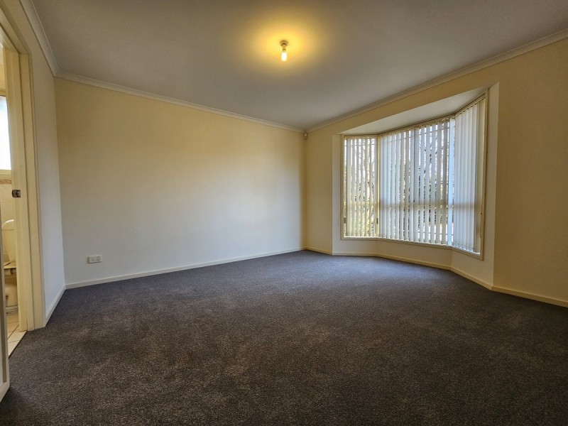 2A Kingborn Avenue, Seaton SA 5023