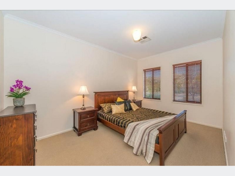7A Sandpiper Chase, Mawson Lakes SA 5095