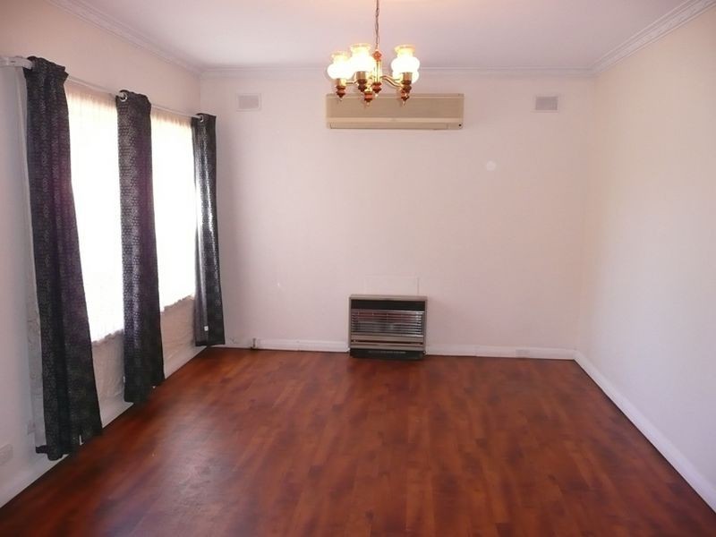 14 Dundee Ave, Seaton SA 5023