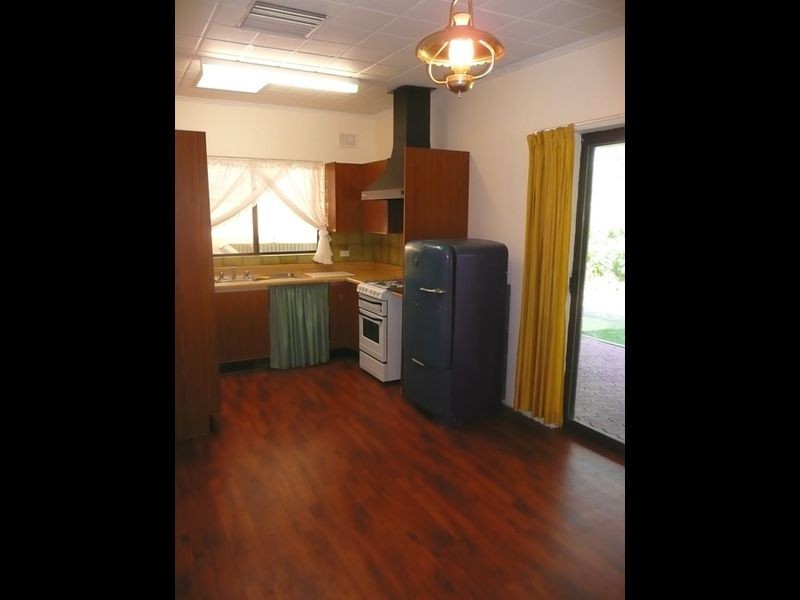 14 Dundee Ave, Seaton SA 5023