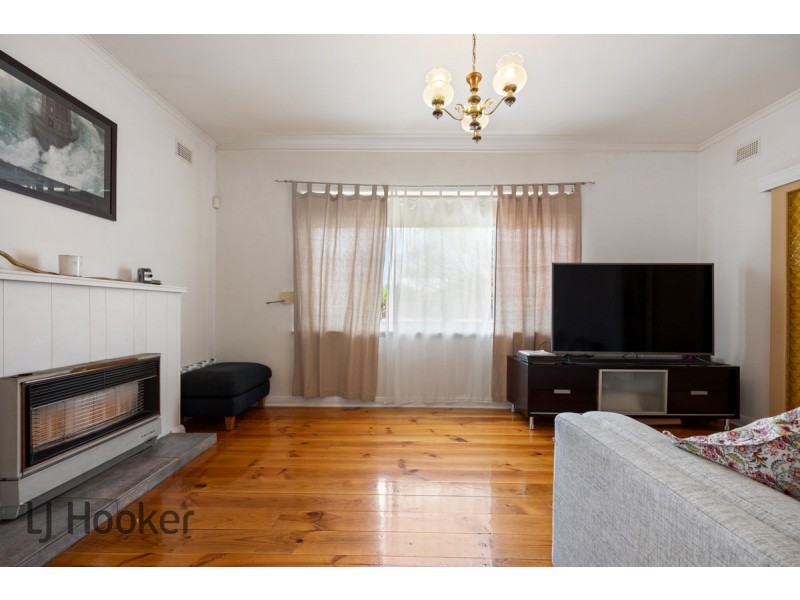 37 Addison Road, Pennington SA 5013