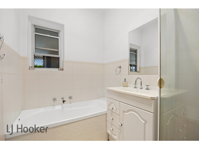 37 Addison Road, Pennington SA 5013