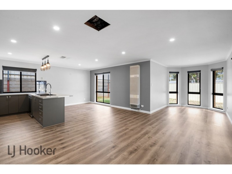 21 Thompson Circuit, Evanston Park SA 5116