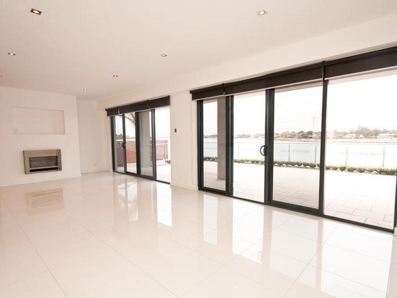 43 McDonald Grove, West Lakes SA 5021