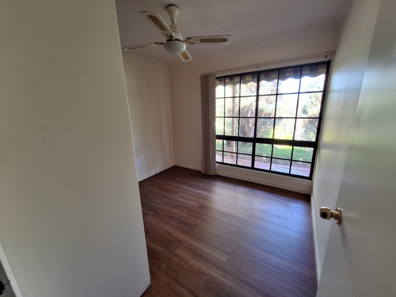 15 Latimer Crescent, Trott Park SA 5158