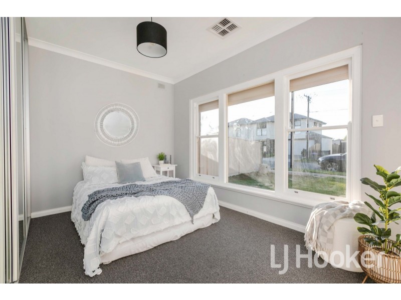 2 Singleton Avenue, Seaton SA 5023