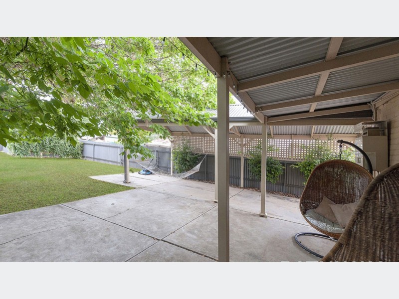 22 Farnham Road, Keswick SA 5035