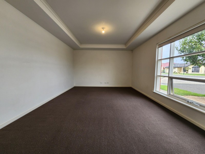 8 Waterton Lane, Mawson Lakes SA 5095