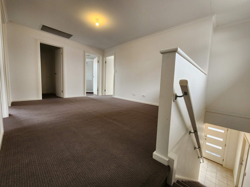 8 Waterton Lane, Mawson Lakes SA 5095