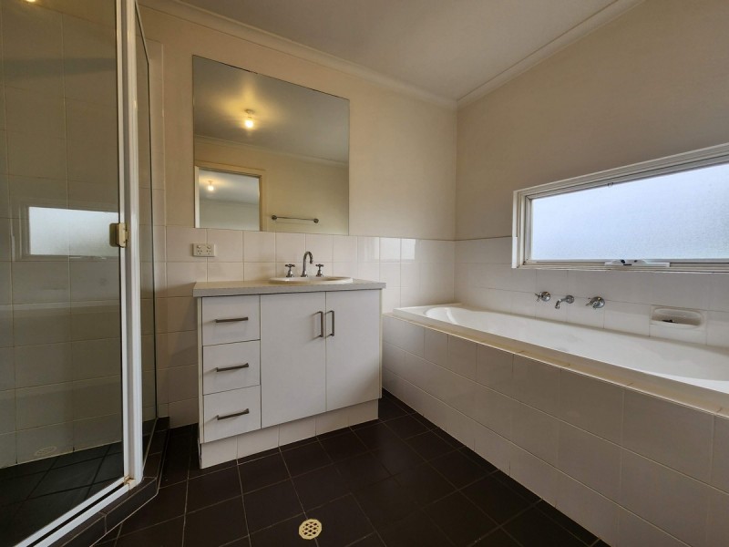 8 Waterton Lane, Mawson Lakes SA 5095