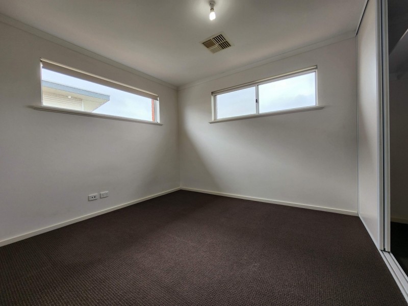 8 Waterton Lane, Mawson Lakes SA 5095