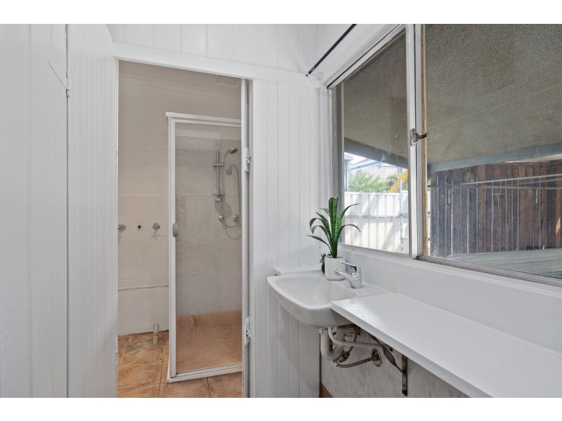 8 Third Street, Wingfield SA 5013