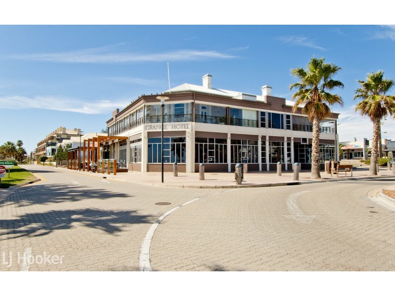 3 & 3A Lucerne Grove, Findon SA 5023