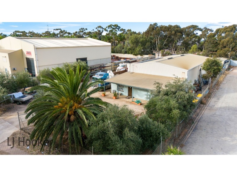 15 Newcastle Crescent, Cavan SA 5094