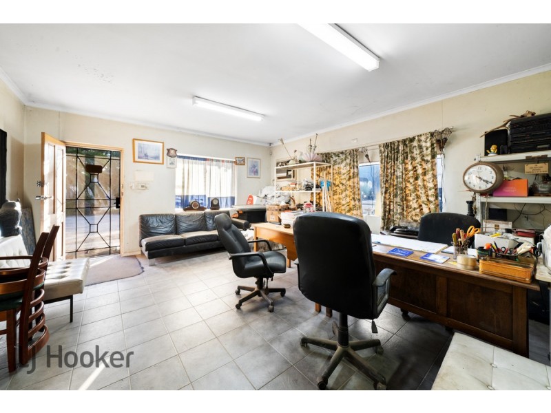 15 Newcastle Crescent, Cavan SA 5094