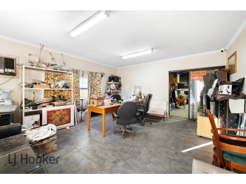 15 Newcastle Crescent, Cavan SA 5094