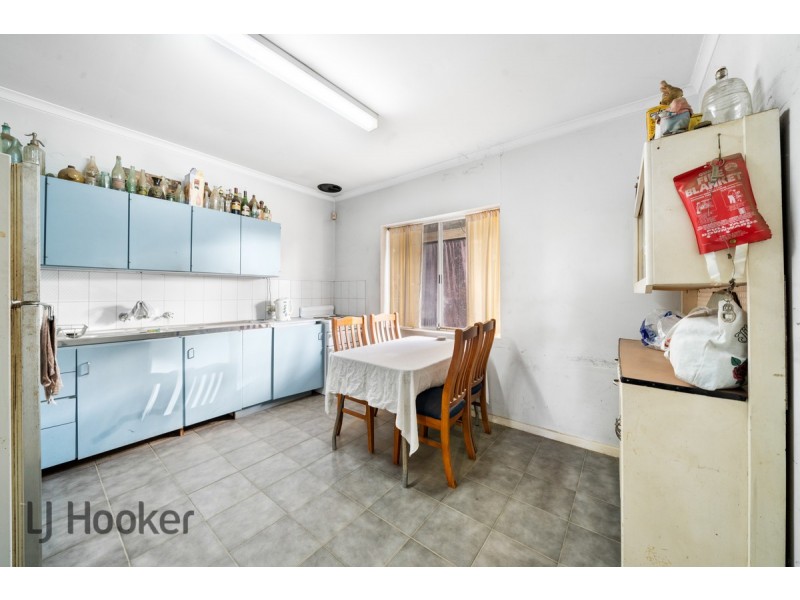 15 Newcastle Crescent, Cavan SA 5094