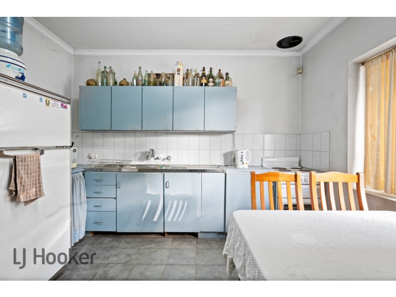 15 Newcastle Crescent, Cavan SA 5094