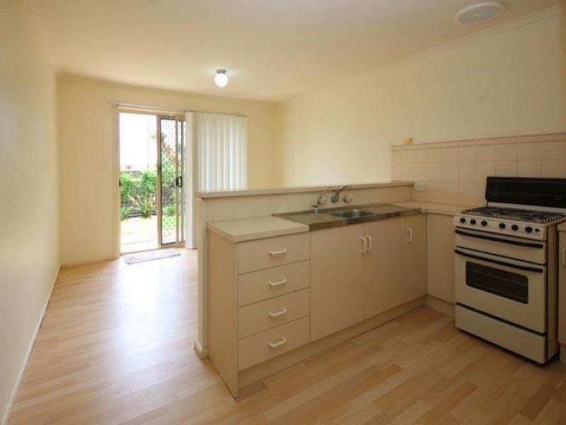 2/43-45 Chynoweth Avenue, Hackham SA 5163