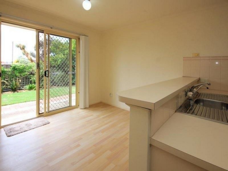 2/43-45 Chynoweth Avenue, Hackham SA 5163