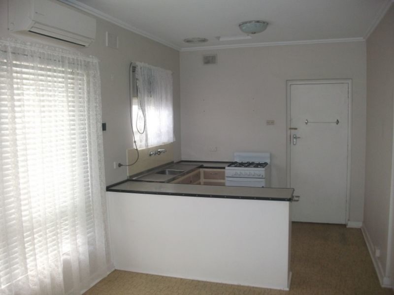 2 Suffolk Avenue, Fulham Gardens SA 5024