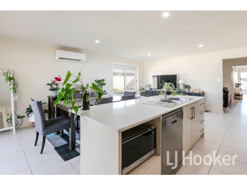 6 Gladstone Road, Seaford Meadows SA 5169