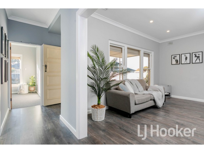 2 Singleton Avenue, Seaton SA 5023