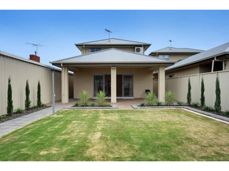 8 Hewitt Crescent, Woodville South SA 5011