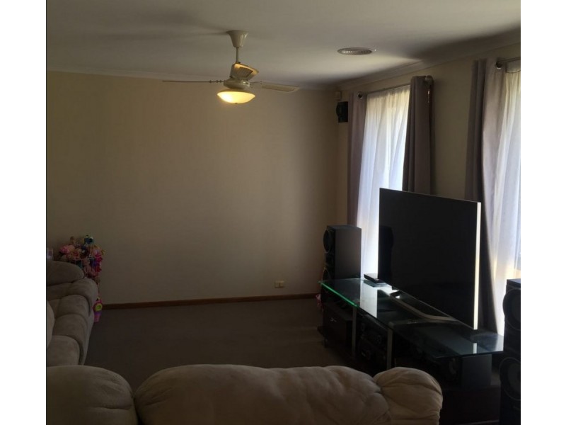 2 Christiana Crescent, Wynn Vale SA 5127