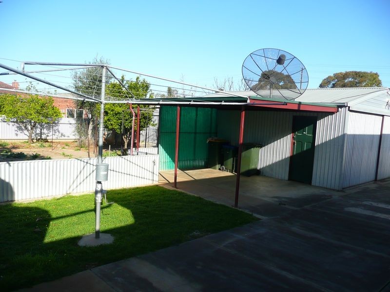 4 Hobbs Street, Findon SA 5023