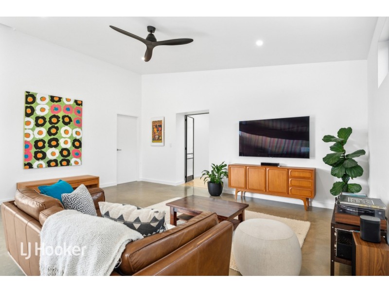 10 Adam Avenue, Bellevue Heights SA 5050