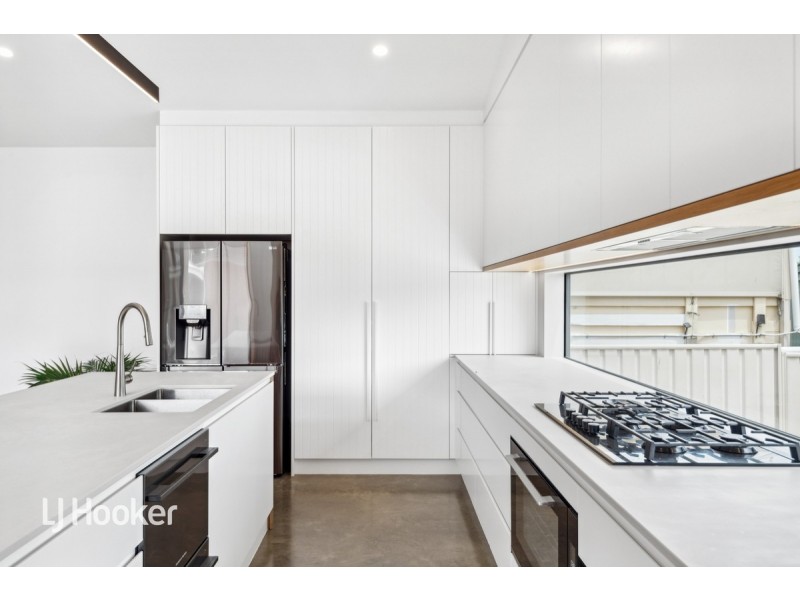 10 Adam Avenue, Bellevue Heights SA 5050