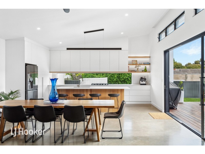 10 Adam Avenue, Bellevue Heights SA 5050