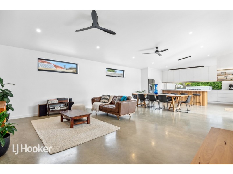 10 Adam Avenue, Bellevue Heights SA 5050