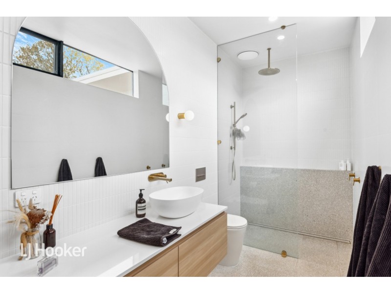 10 Adam Avenue, Bellevue Heights SA 5050